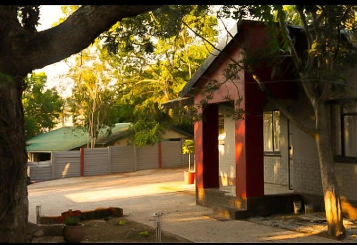 Dreamwood Guest House Mbombela Ngoại thất bức ảnh